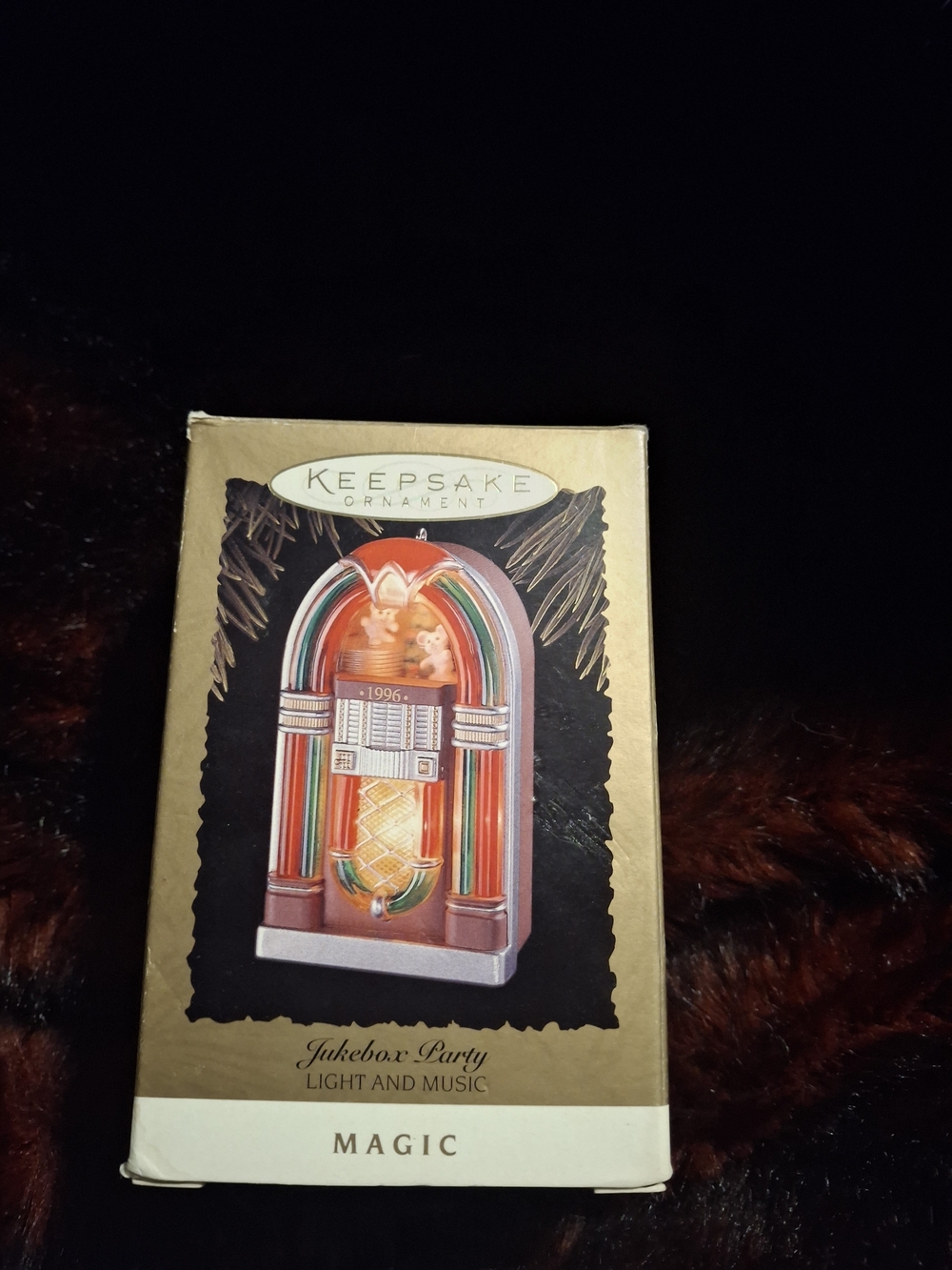 KEEPSAKE the Label Gold and Red Jukebox Party Ornament